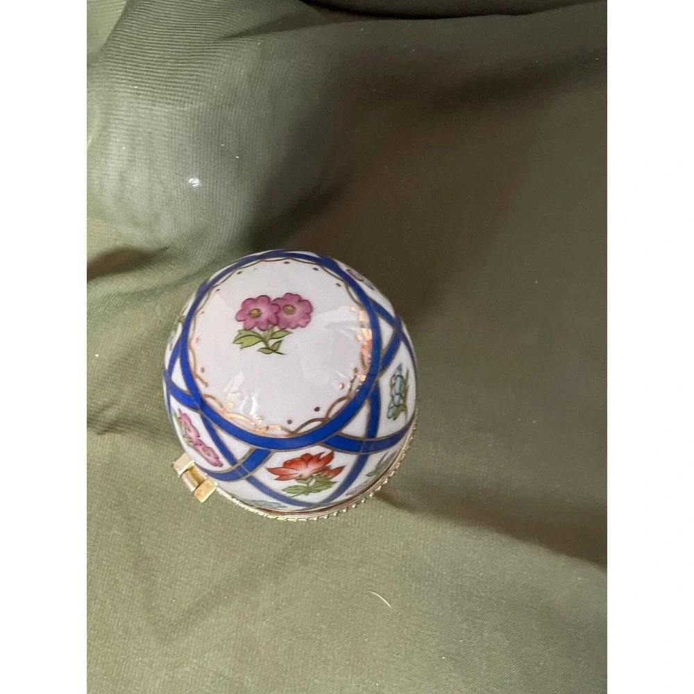 The Unbranded Brand vintage faberge